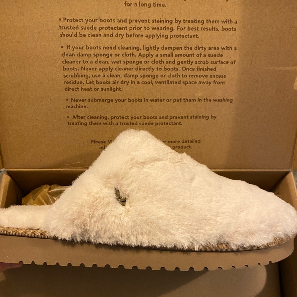 KOOLABURRA UGG SLIPPERS